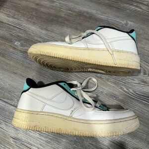 Nike Retro Style Kids Air Force One AF1 Size 4Y White and Teal Sneakers